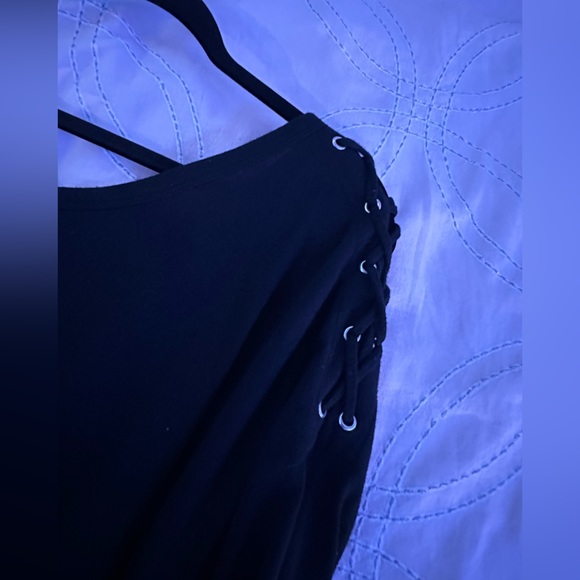 Top - Picture 2 of 6